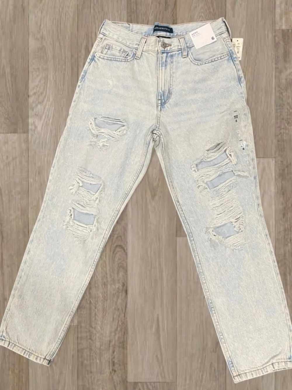 Aéropostale Light Wash Mom Jeans - Light Blue - Picture 5 of 6